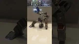 This Robot's Moves are UNBELIEVABLE! 🤯 Robosen Megatron Performance #Shorts