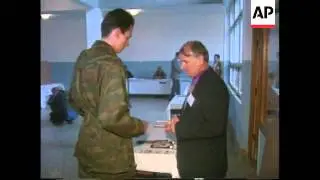 Bosnia - Soldiers voting