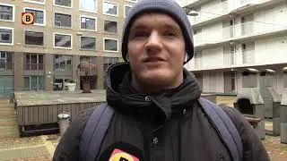 Daklozen slapen in trapportaal TalentSquare in Tilburg.