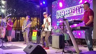 Helping The GOOD People. ZEECEEKEELY BAND St Phillips Plaza. WOW! What a performance 💯