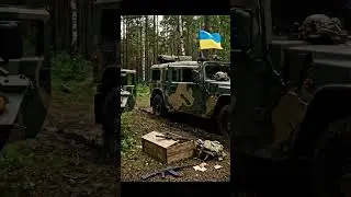 Ukrainian soldiers flee, leaving military gear behind! Battlefield chaos unfolds  #WarFootage #Chaos