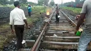 Rail joint