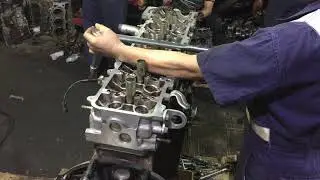 toyota land cruiser 6 cylinder 1FZ engine cylinder head installation 2006 model