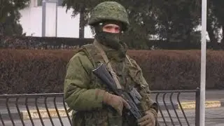 Ukraine crisis: 'Russian forces' seize airports in Crimea region