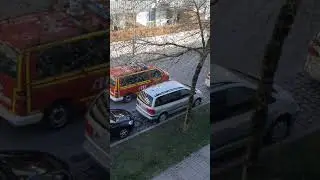 München - Durchsage Ausgangsverbot von Feuerwehr / Auf deutsch + englisch