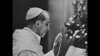 Pope Pius XII chants the preface: Traditional Latin Mass.
