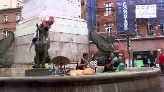 TOULOUSE 2012. Jeux d'eau dans la fontaine de la Place Dupuy (Hd 1080)  by R.Bus