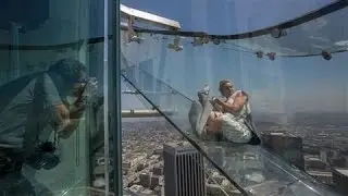 LA Skyscraper Offers Thrill Slide in the Sky