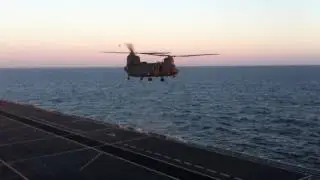 Chinook helicopter lands on HMS Ocean, 13th Jul 2017