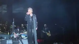 Robbie Williams - Your the choice (John Farnham cover) Live Sydney 2023