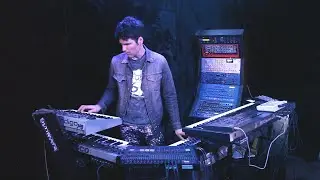 Neon Soundscape by Flaub - Ambient live performance