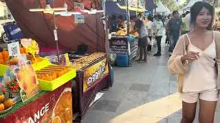Walking on Beach Road Pattaya New Year Countdown #pattaya 