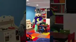 Найден аниматроник Чака И. Чиз в пустыне