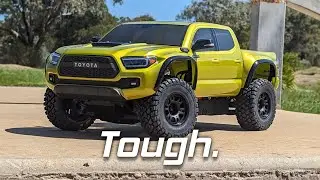 Kyosho Toyota Tacoma TRD Pro - Unboxing the new RC scale basher KB10L!