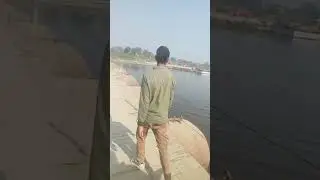 Vrindavan Yamuna kinare#yamuna kinare#yamuna Maiya Vrindavan#sunil singoli#viral video#prem Mandir 👏