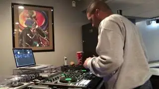 Scratching On The Roland DJ-808