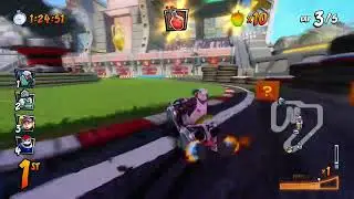 Crash&trade; Team Racing Nitro Fueled Turbo Track With Dingodile