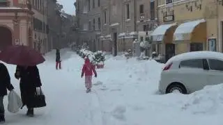 POLLENZA (MC) - Nevicata Febbraio 2012 Parte 1