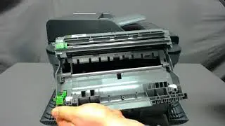 How to replace the toner cartridge in a DCPL2550DW