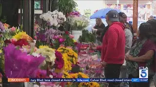 Shoppers flock to California Flower Mall in downtown Los Angeles ahead of Mother's Day