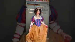 Snow White closet cosplay 🍎 #disneyprincess #snowwhite #snowwhiteandsevendwarfs #princessdress