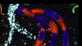 Friend plays slither.io