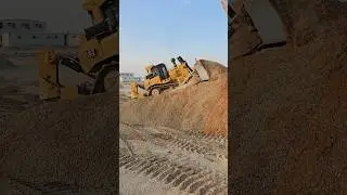 #caterpillar #bulldozer #hebi #machinery #excavator #bulldozerofficial #constructionequipment