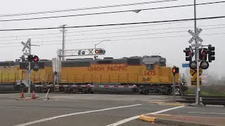 UP 1475 Florin Flyer Local & SacRT | Marketplace Ln. Railroad Crossing, Rancho Cordova CA