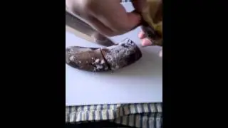 How to peel a frozen banana