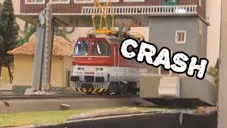 (Model train crash)Modelov&aacute; Lamin&aacute;tka nab&uacute;rala do budovy s pantografom!