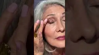 Slay with this Eyeshadow Trend