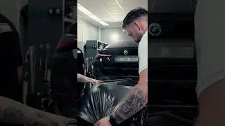 What&rsquo;s thaat 👀 #s1000rr #carwrapping #bikewrapping #bikergirl