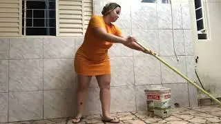 APROVEITEI A CHUVA PRA LAVAR O QUINTAL!
