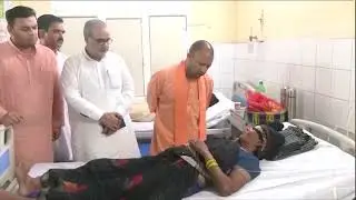 Hathras Stampede: 121 Dead & 28 Injured, CM Yogi Adityanath Visits Victims at Hospital | News9