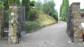 Apertura cancello in salita