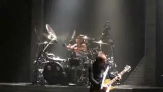 REO Speedwagon 1/18/14 ~ Lead guitarist Dave Amato and Bryan Hitt on Drums, short but sweet