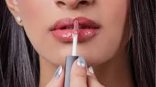 Ruby's Organics Lip Oil Gloss in the shade 'Toffee'