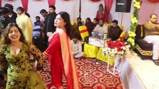Kharchy hosan parchey hosan #mujra dance by medam Dolphin 