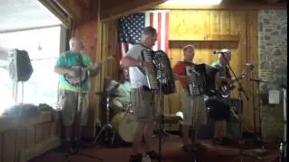Frank Svet on Accordion playing Slovenian Cleveland Style Polkas