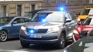 Prague Police unmarked Skoda Kodiaq cruiser responding
