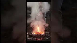 The power of molten metal 🤯🔥 #MoltenMetal #Blacksmith #Powerful #Satisfying #Art