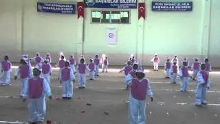 Zeynep Kardelen İSTİF 23 Nisan Tavşanlar Gösterisi 2012