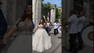 &iexcl;Con toda la actitud! As&iacute; empez&oacute; una boda en Serbia 🇷🇸 #viajes #viajeros #viajar #serbia #boda