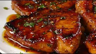 Leckerer als im Restaurant! Saftige Schweinekoteletts in Honig-Knoblauch-Sauce | Lecker & einfach!