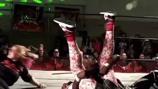 Wrestling Finisher : BDE - Diving Splash