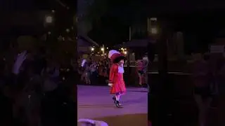 Captain Hook on Parade! Disney Villains Parade at Magic Kingdom!