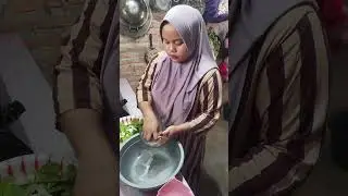 Oseng pakcoy ikan teri menu simple dan ramah di kantong untuk hari ini besstt😄