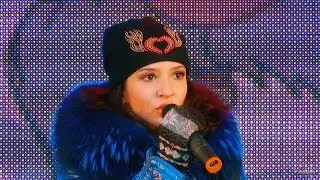 Кристина Барнс на Рождественской ярмарке (2017)