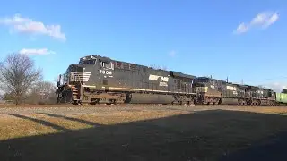 NS 211 WB on the NS LURB