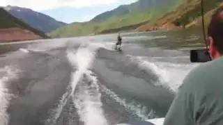 Eli wrecks wakeboardinf